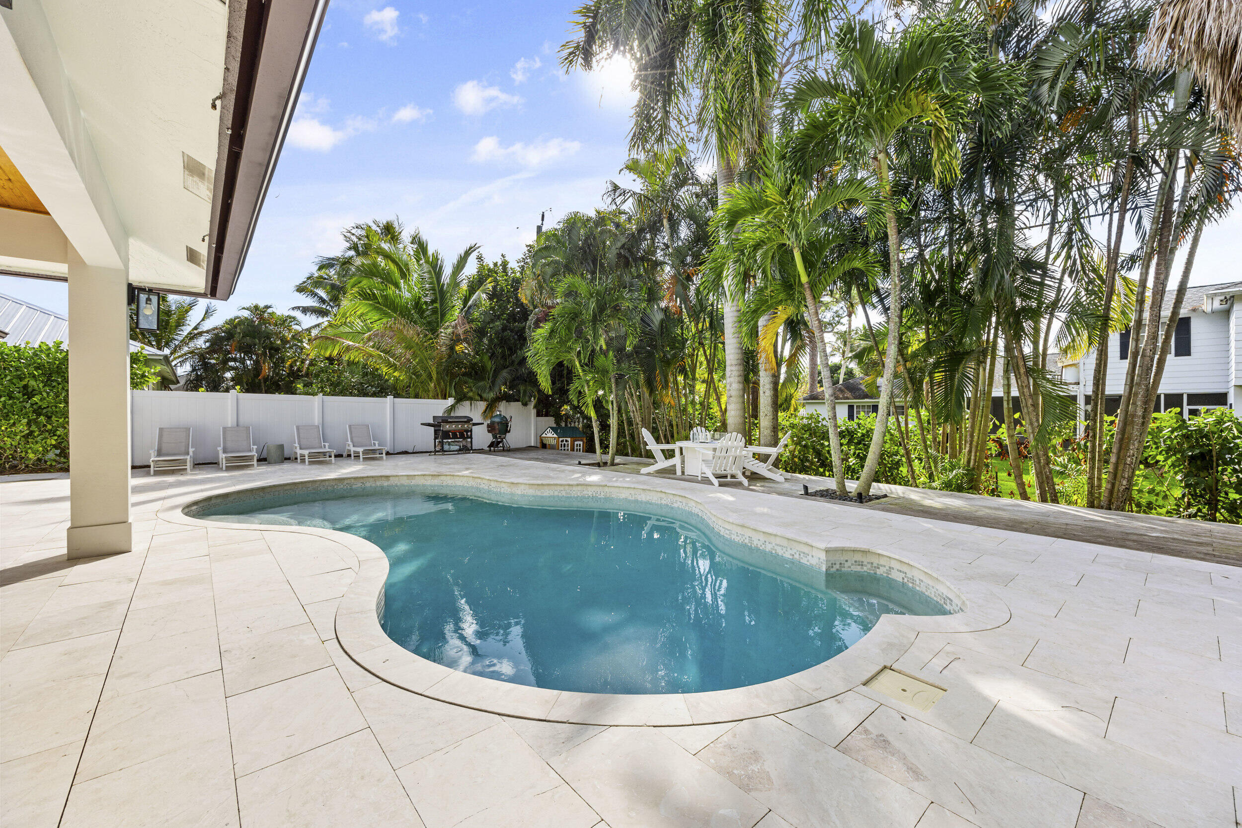 9806 SE Landing Tequesta, FL 33469