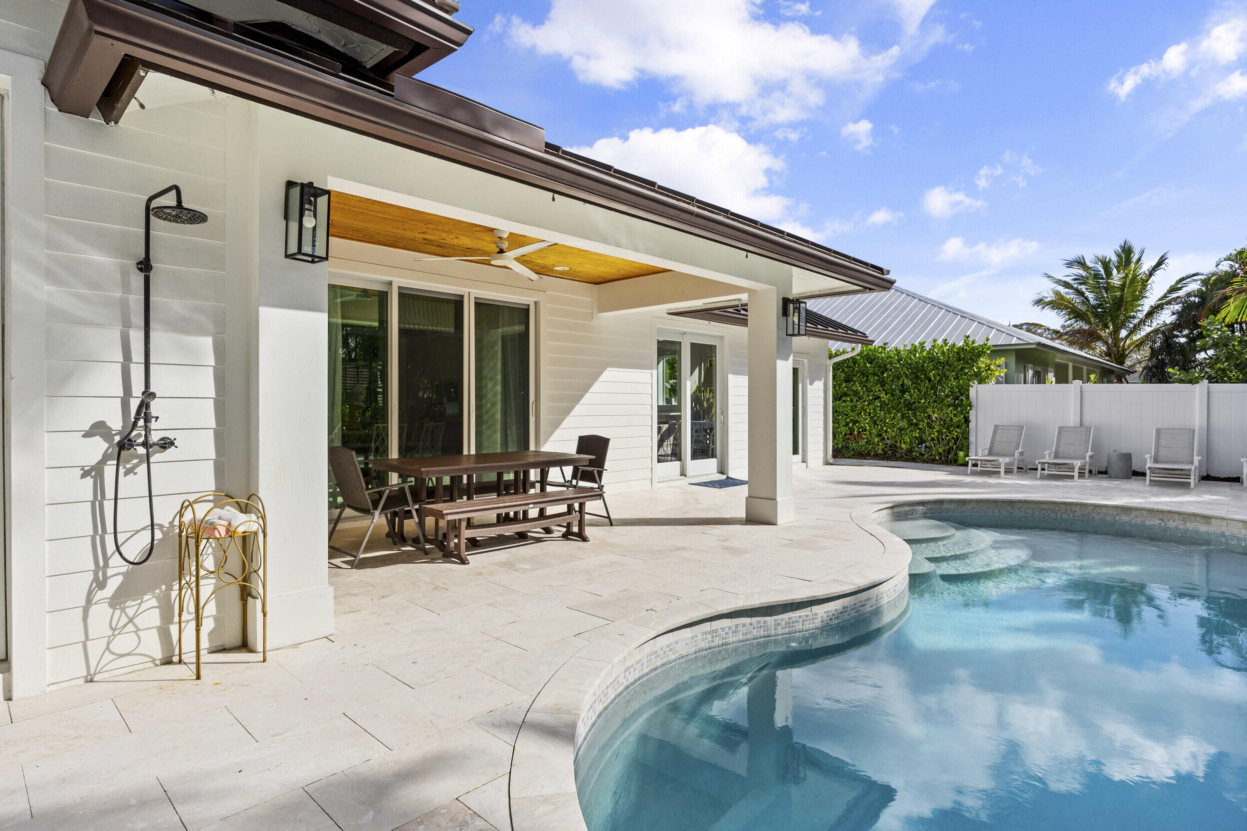 9806 SE Landing Tequesta, FL 33469