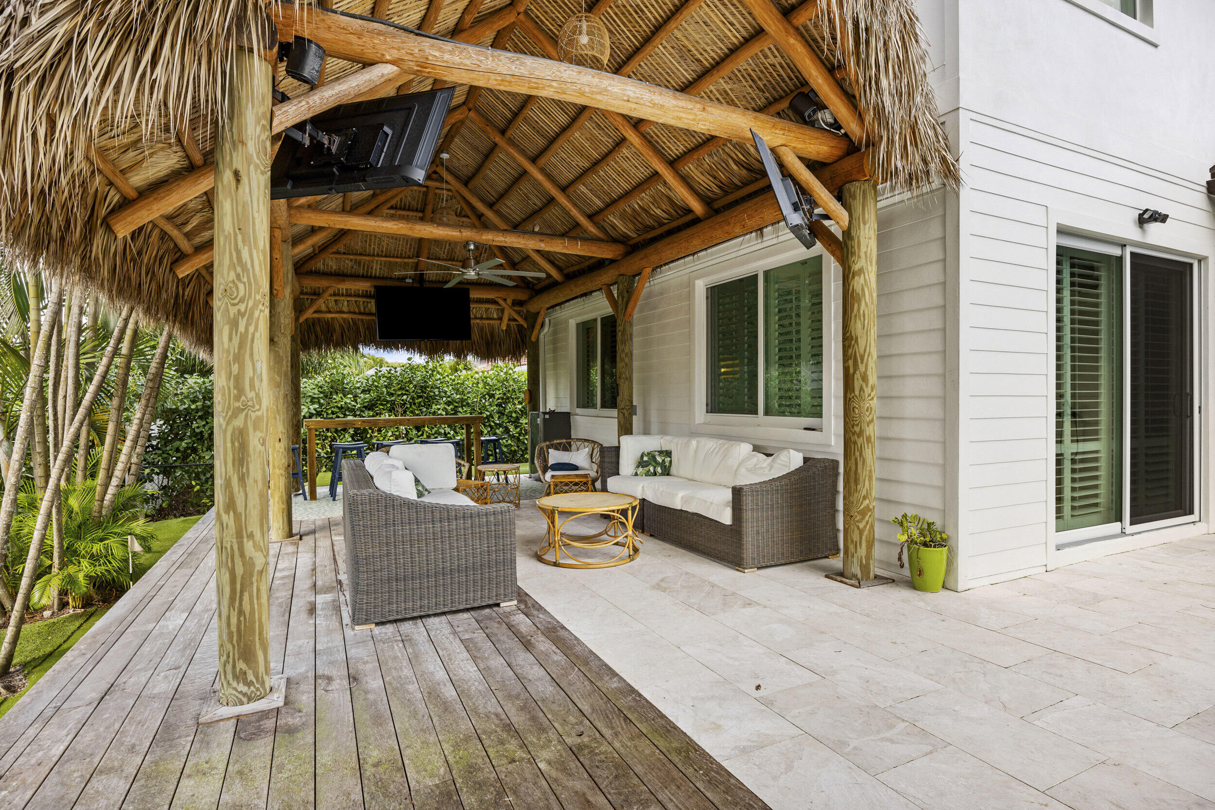 9806 SE Landing Tequesta, FL 33469