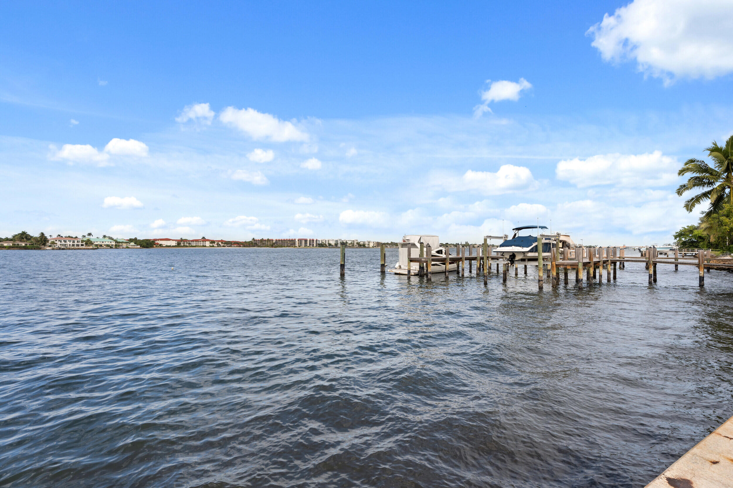 1369 Lands End Rd Manalapan, FL 33462