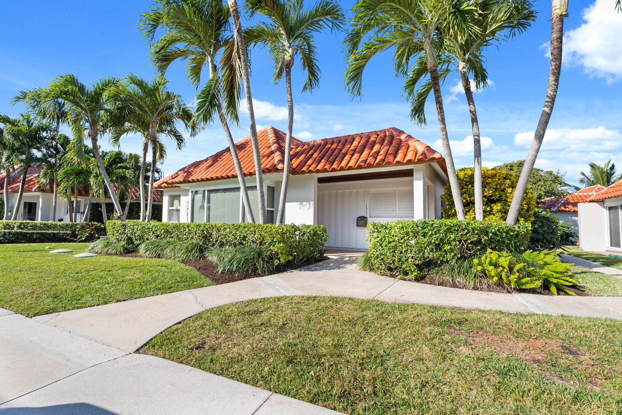 1369 Lands End Rd Manalapan, FL 33462