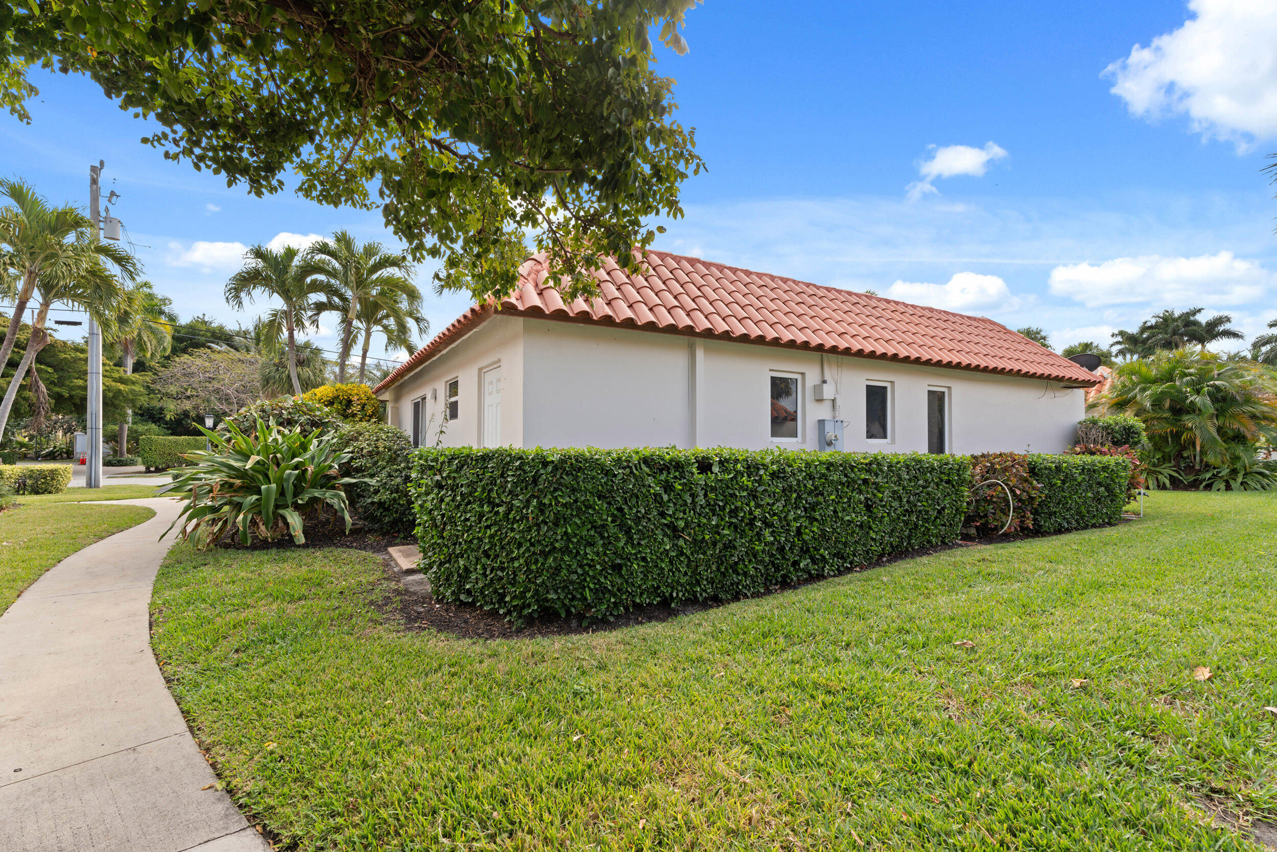 1369 Lands End Rd Manalapan, FL 33462