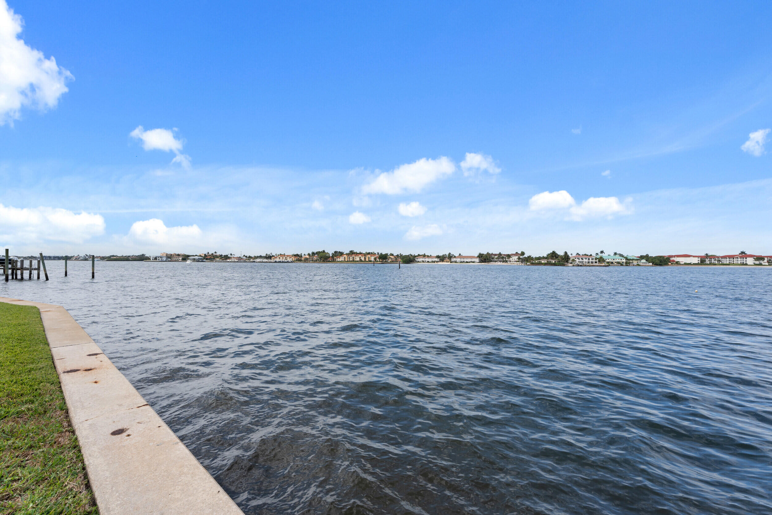 1369 Lands End Rd Manalapan, FL 33462