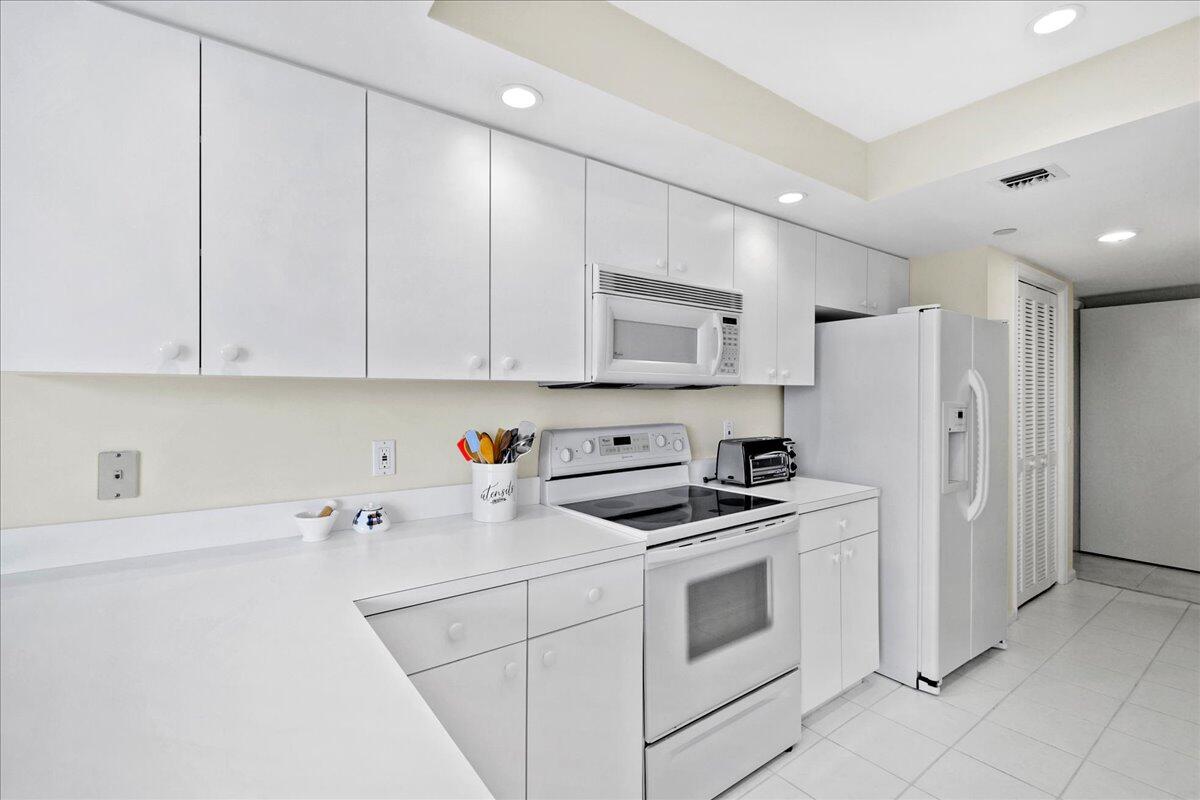 3322 Casseekey Is #201 Jupiter, FL 33477