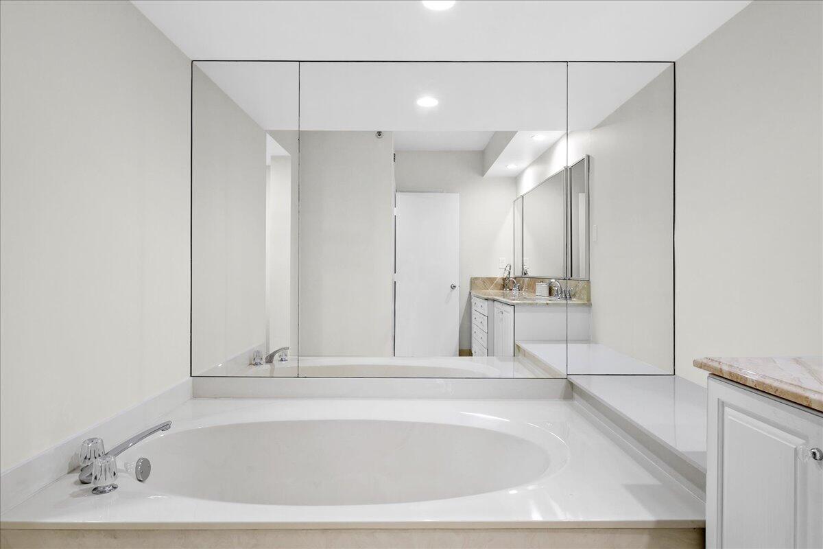 3322 Casseekey Is #201 Jupiter, FL 33477