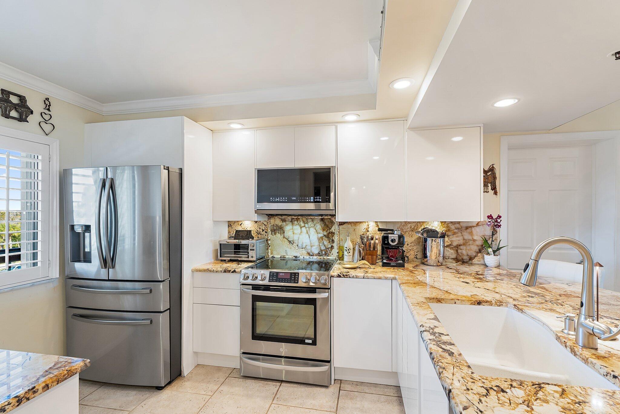 401 Ocean Blfs #402 Jupiter, FL 33477