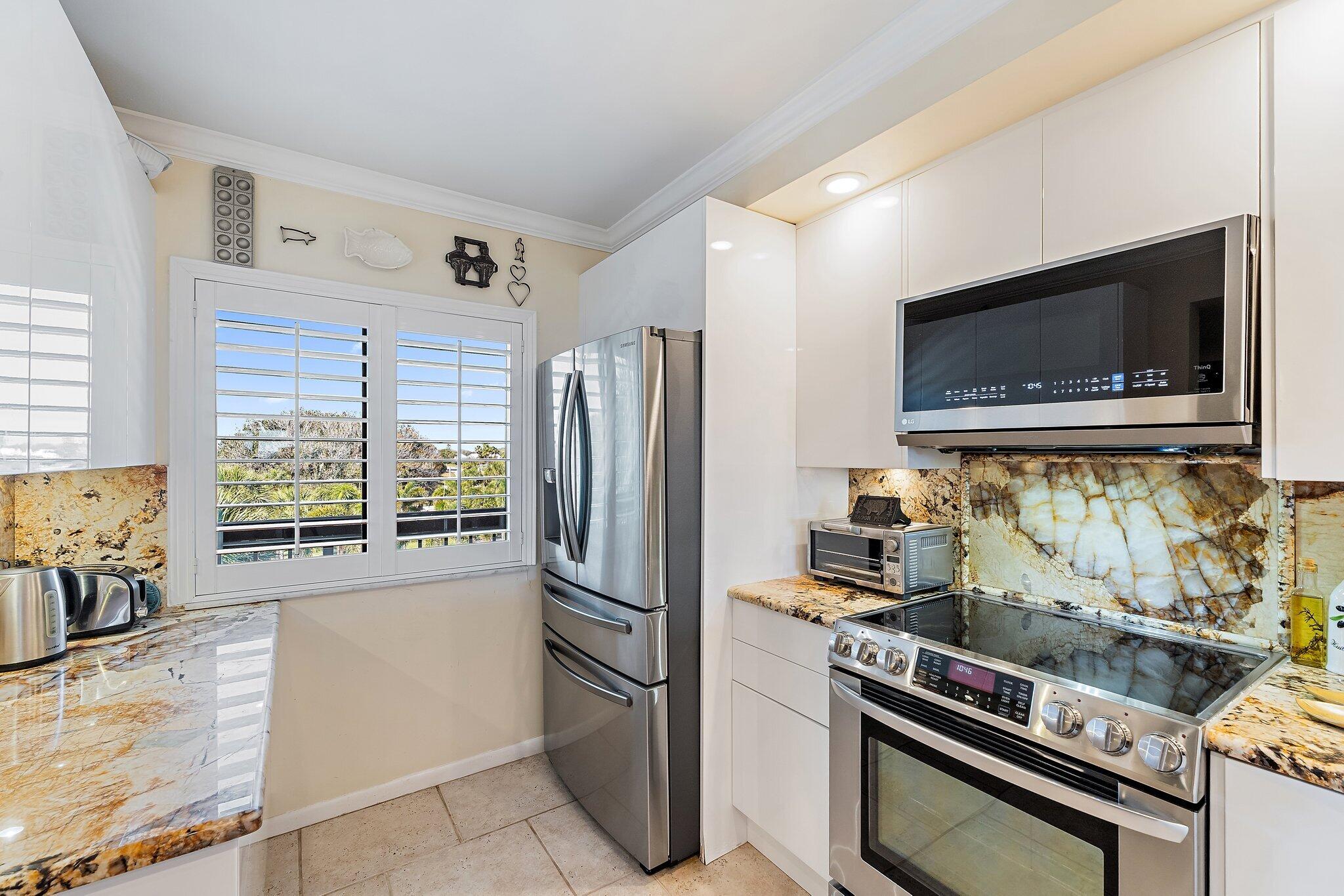 401 Ocean Blfs #402 Jupiter, FL 33477