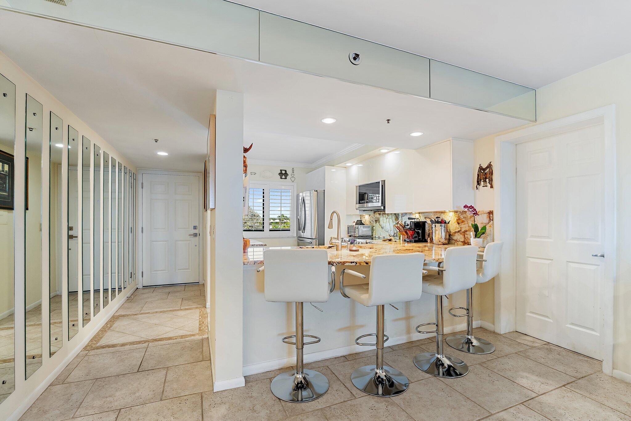 401 Ocean Blfs #402 Jupiter, FL 33477