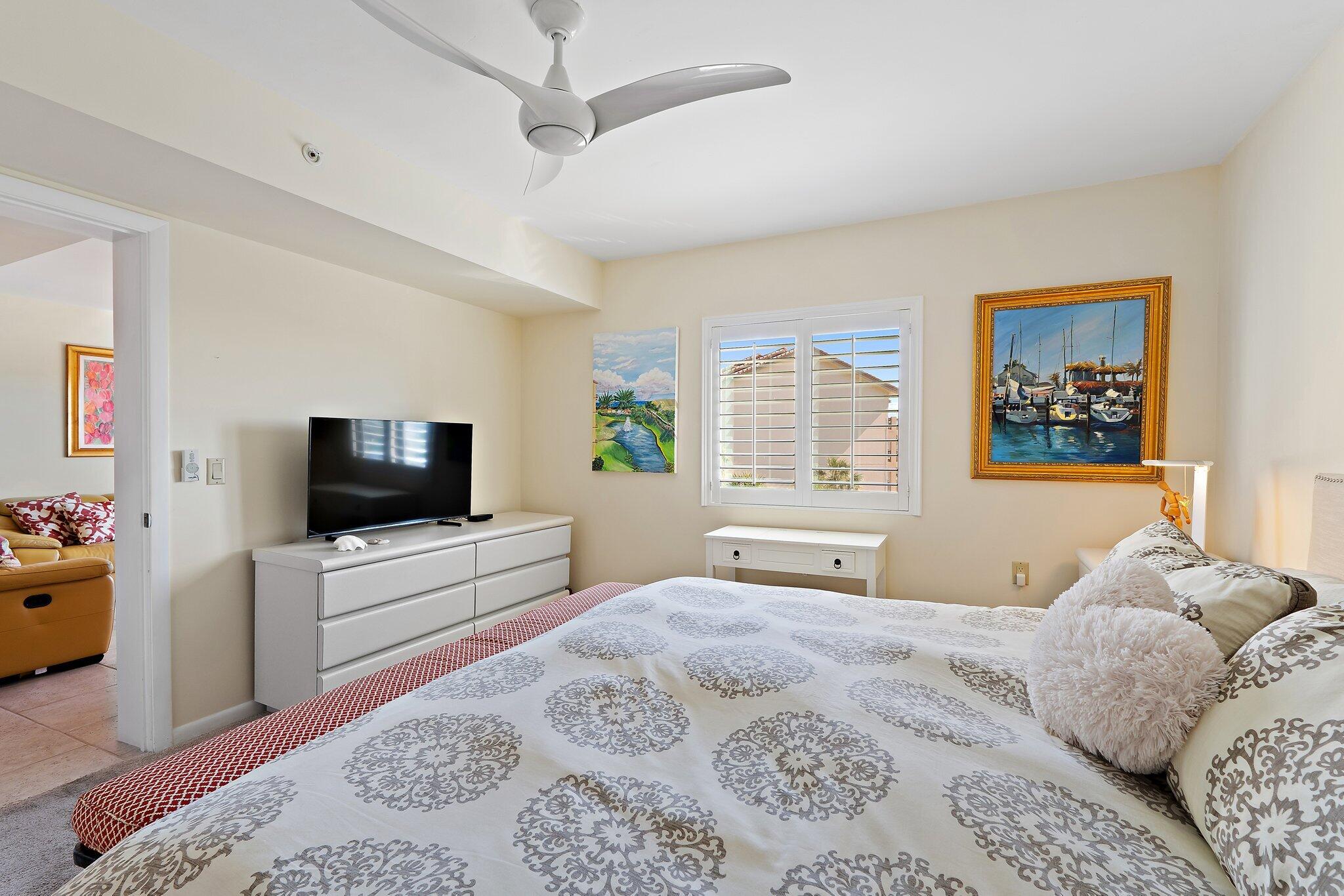 401 Ocean Blfs #402 Jupiter, FL 33477