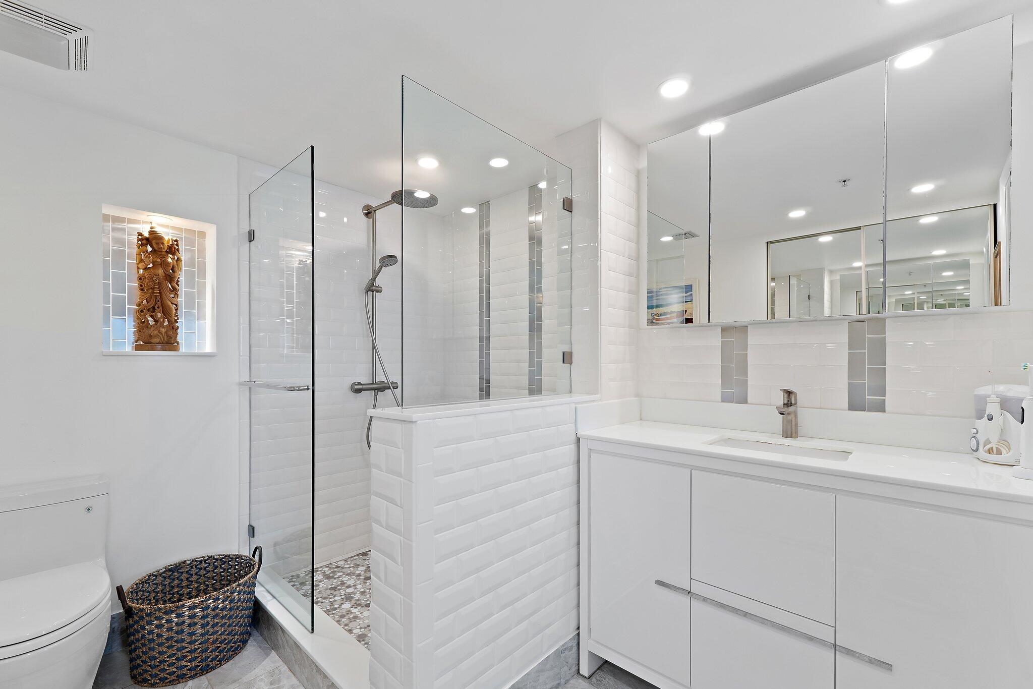 401 Ocean Blfs #402 Jupiter, FL 33477