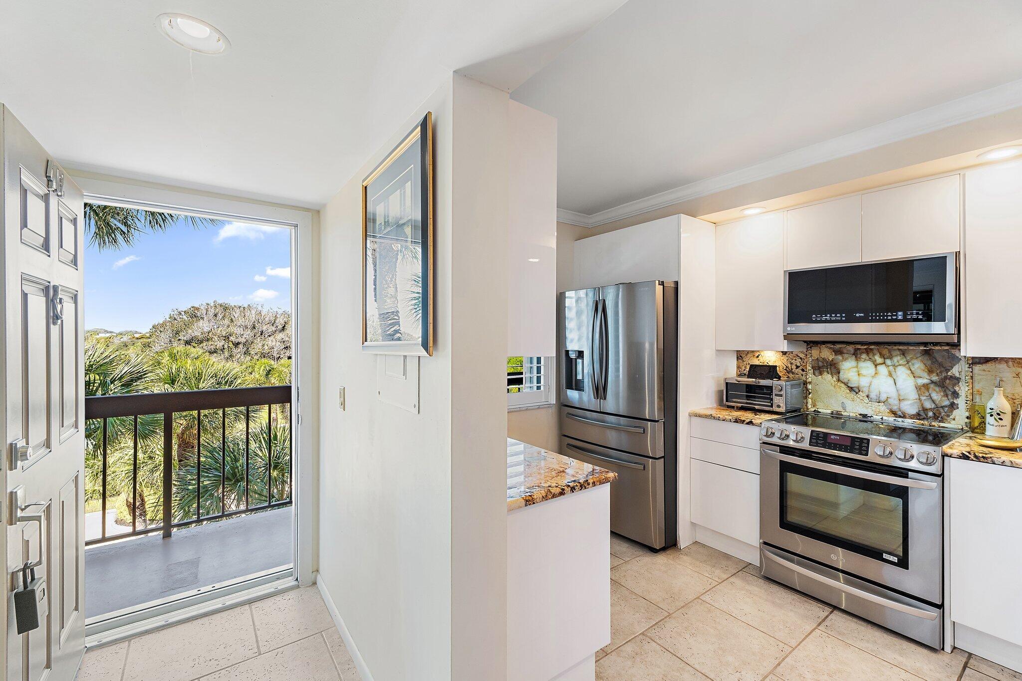 401 Ocean Blfs #402 Jupiter, FL 33477