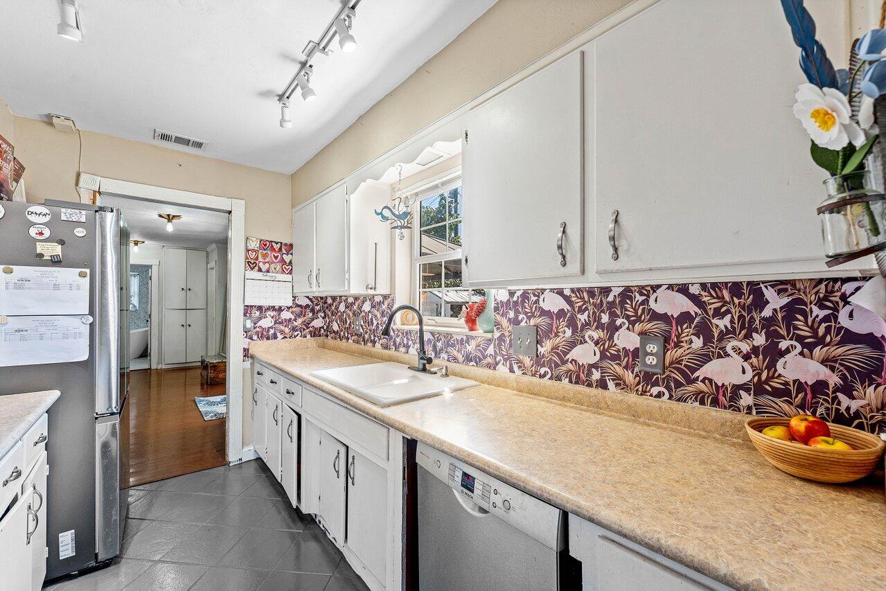 102 NE 22nd Delray Beach, FL 33444