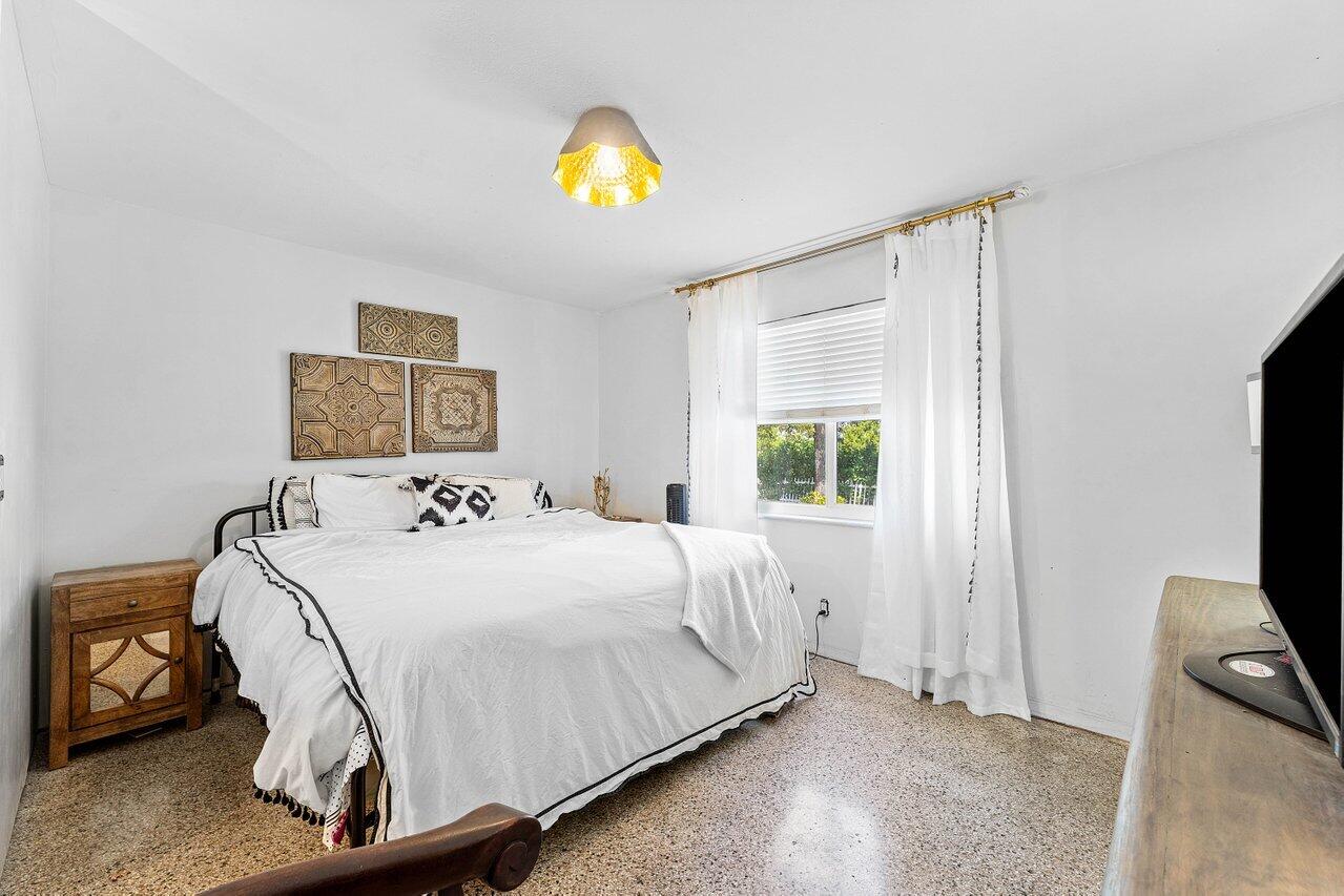 102 NE 22nd Delray Beach, FL 33444