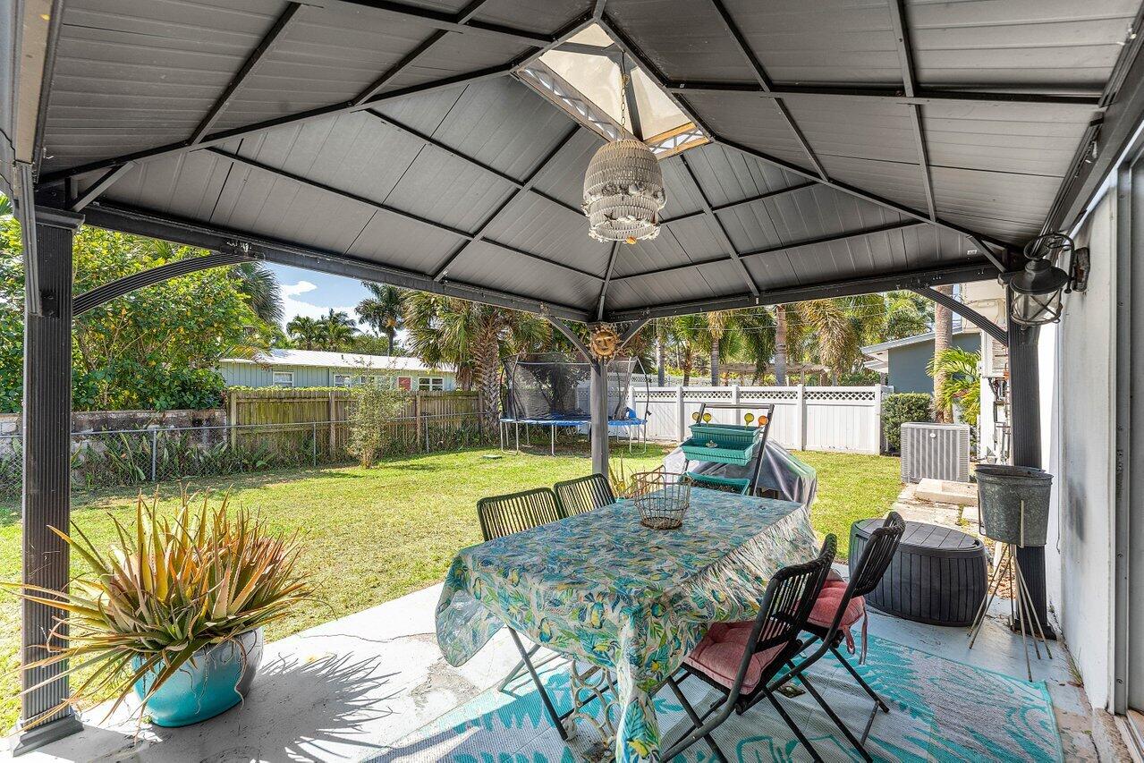 102 NE 22nd Delray Beach, FL 33444