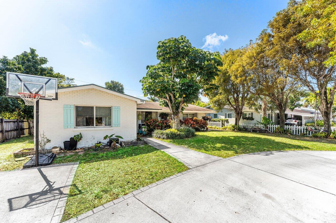 102 NE 22nd Delray Beach, FL 33444