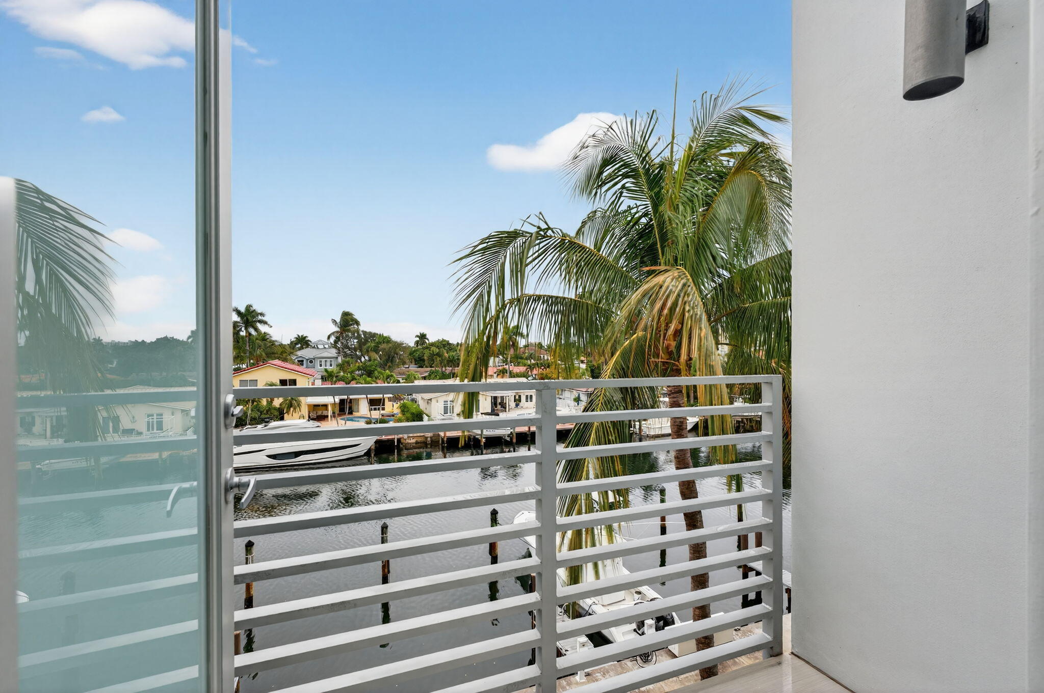 2743 NE 1st Pompano Beach, FL 33062