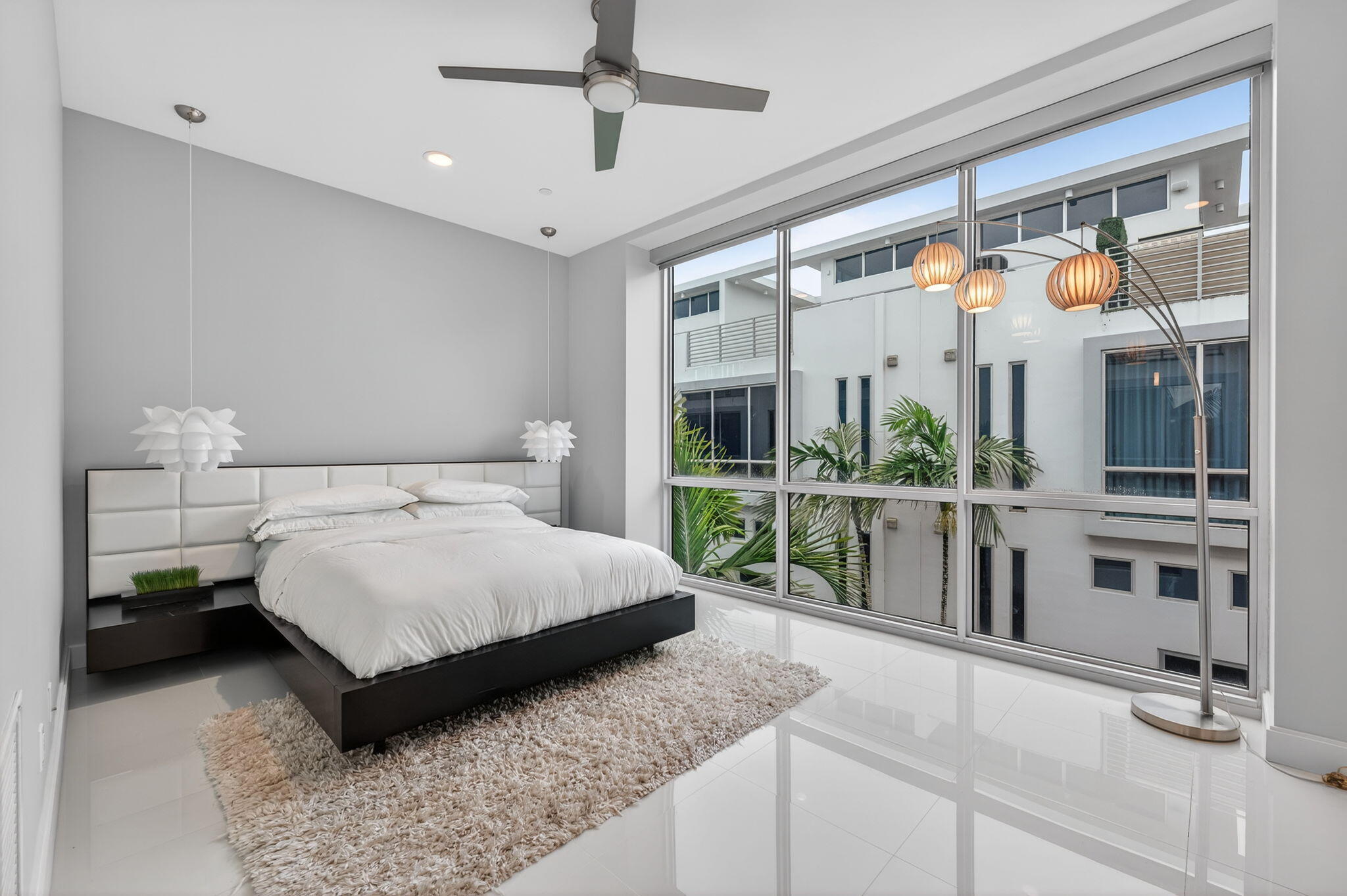 2743 NE 1st Pompano Beach, FL 33062