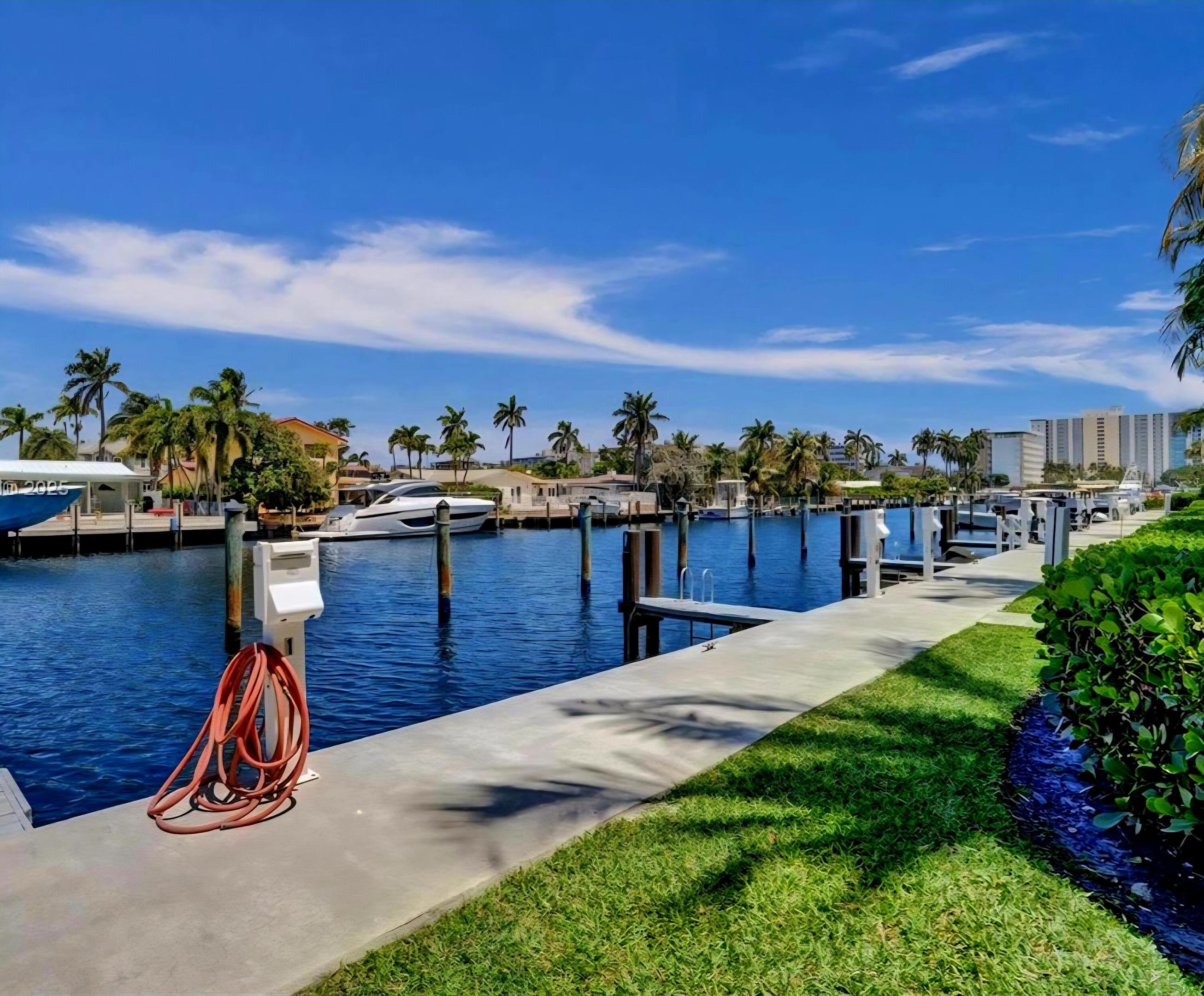 2743 NE 1st Pompano Beach, FL 33062