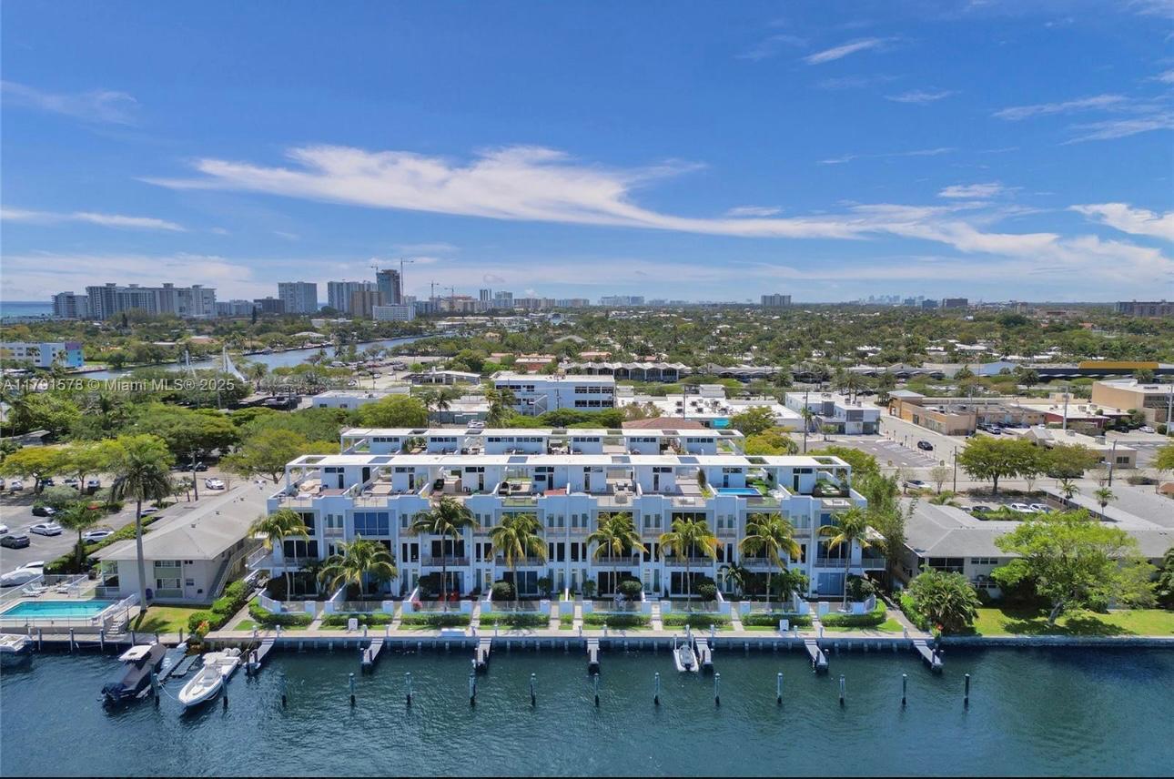 2743 NE 1st Pompano Beach, FL 33062