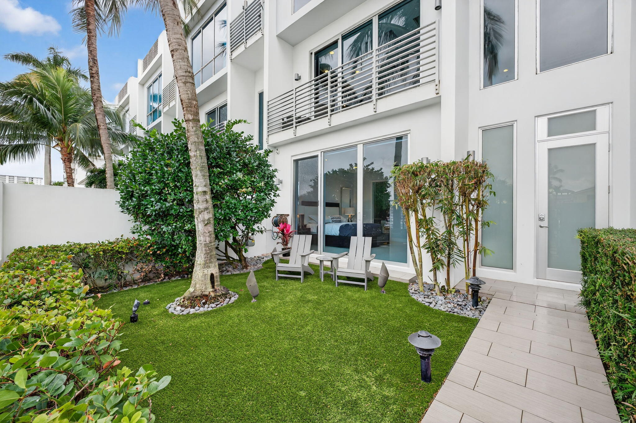 2743 NE 1st Pompano Beach, FL 33062