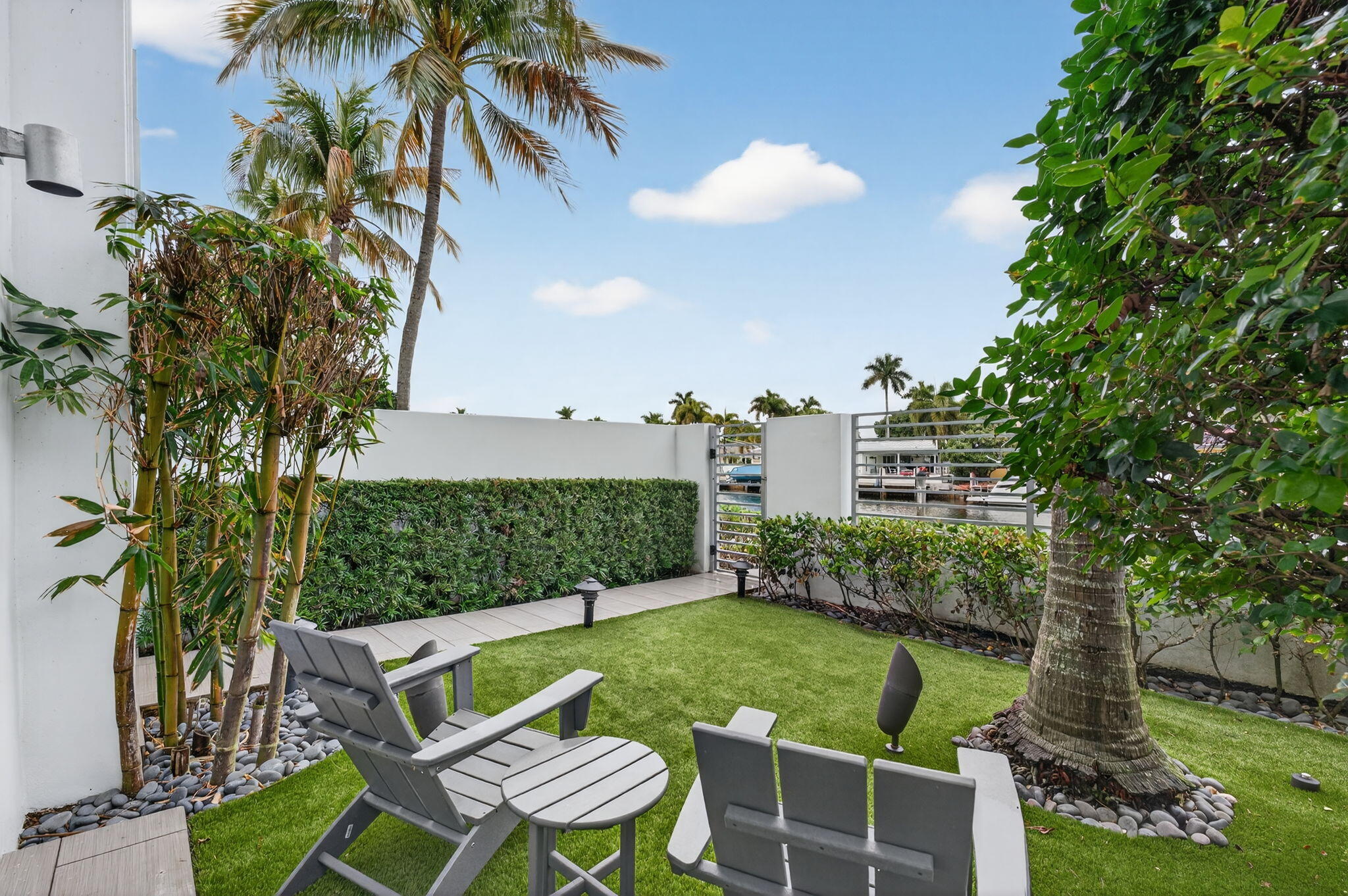 2743 NE 1st Pompano Beach, FL 33062