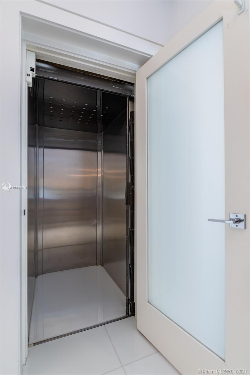 3521 Bayshore Villas Dr Coconut Grove, FL 33133