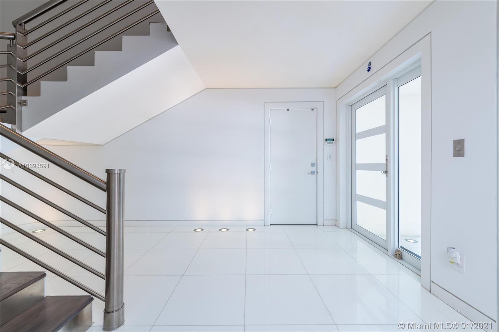 3521 Bayshore Villas Dr Coconut Grove, FL 33133