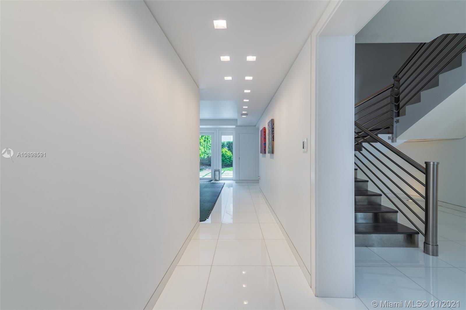 3521 Bayshore Villas Dr Coconut Grove, FL 33133