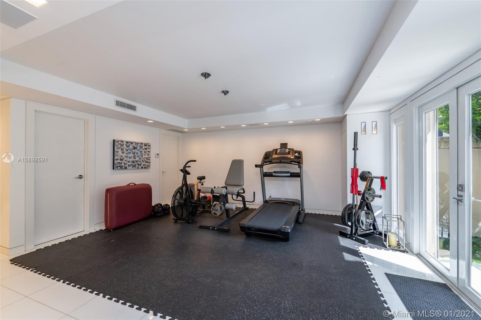 3521 Bayshore Villas Dr Coconut Grove, FL 33133