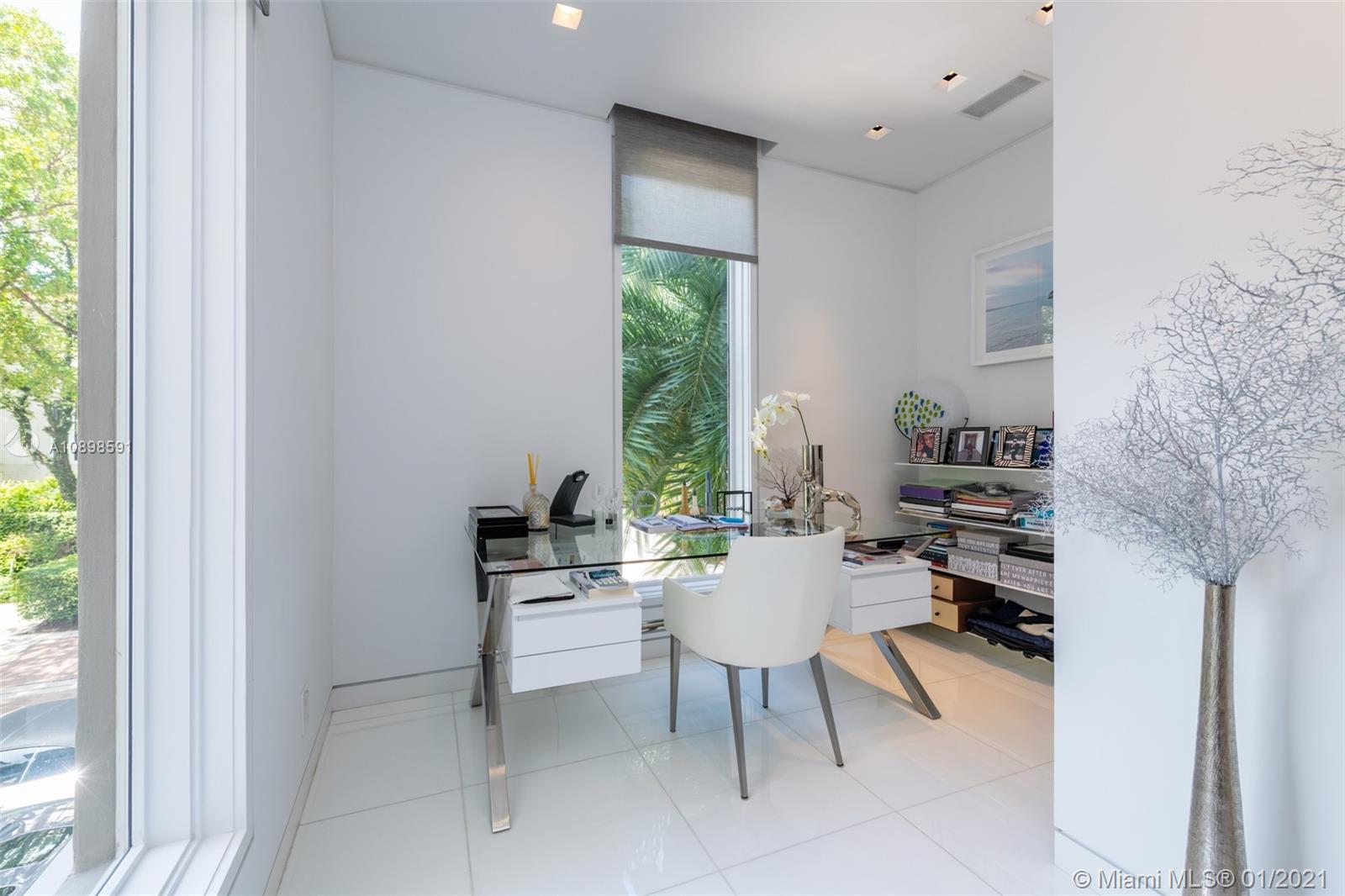 3521 Bayshore Villas Dr Coconut Grove, FL 33133