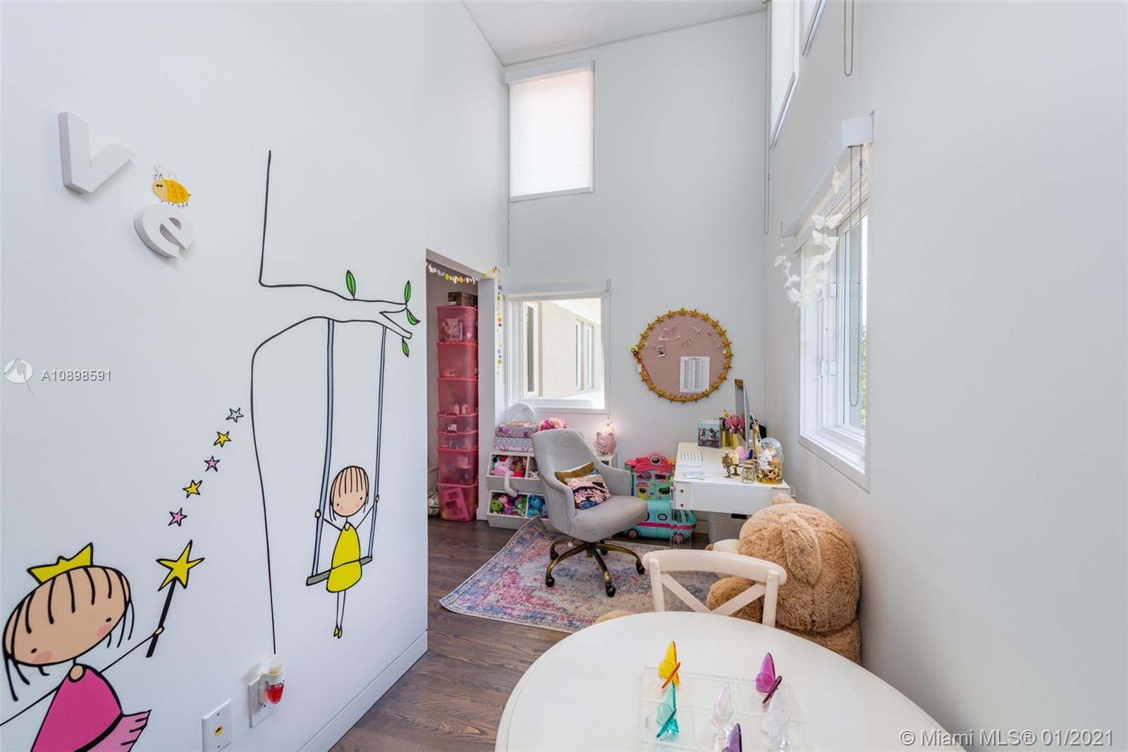 3521 Bayshore Villas Dr Coconut Grove, FL 33133