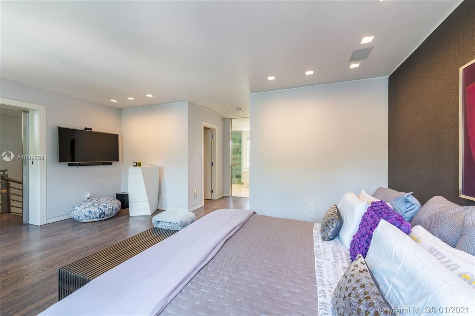 3521 Bayshore Villas Dr Coconut Grove, FL 33133