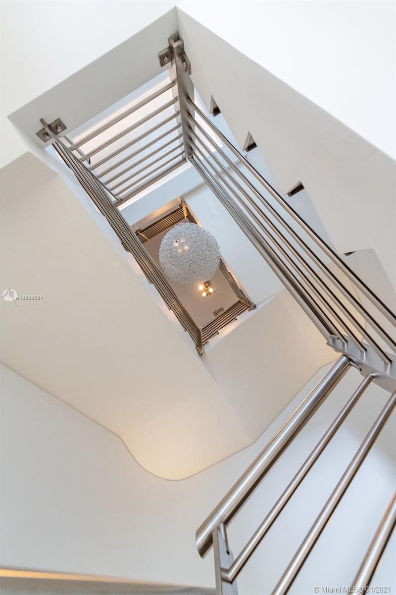 3521 Bayshore Villas Dr Coconut Grove, FL 33133