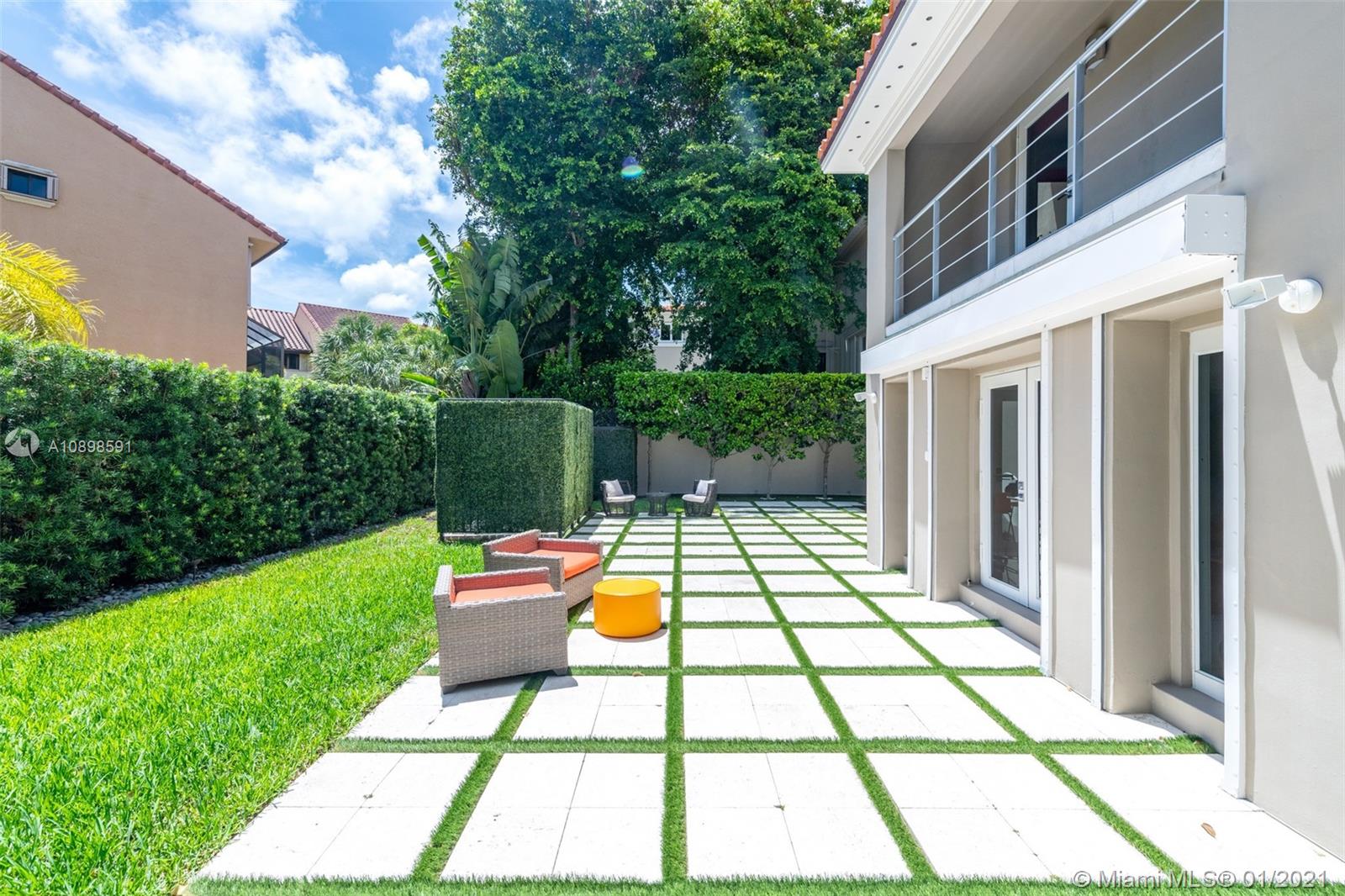 3521 Bayshore Villas Dr Coconut Grove, FL 33133