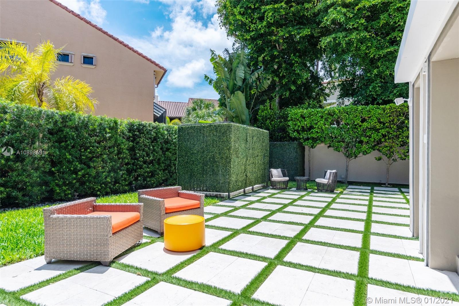 3521 Bayshore Villas Dr Coconut Grove, FL 33133