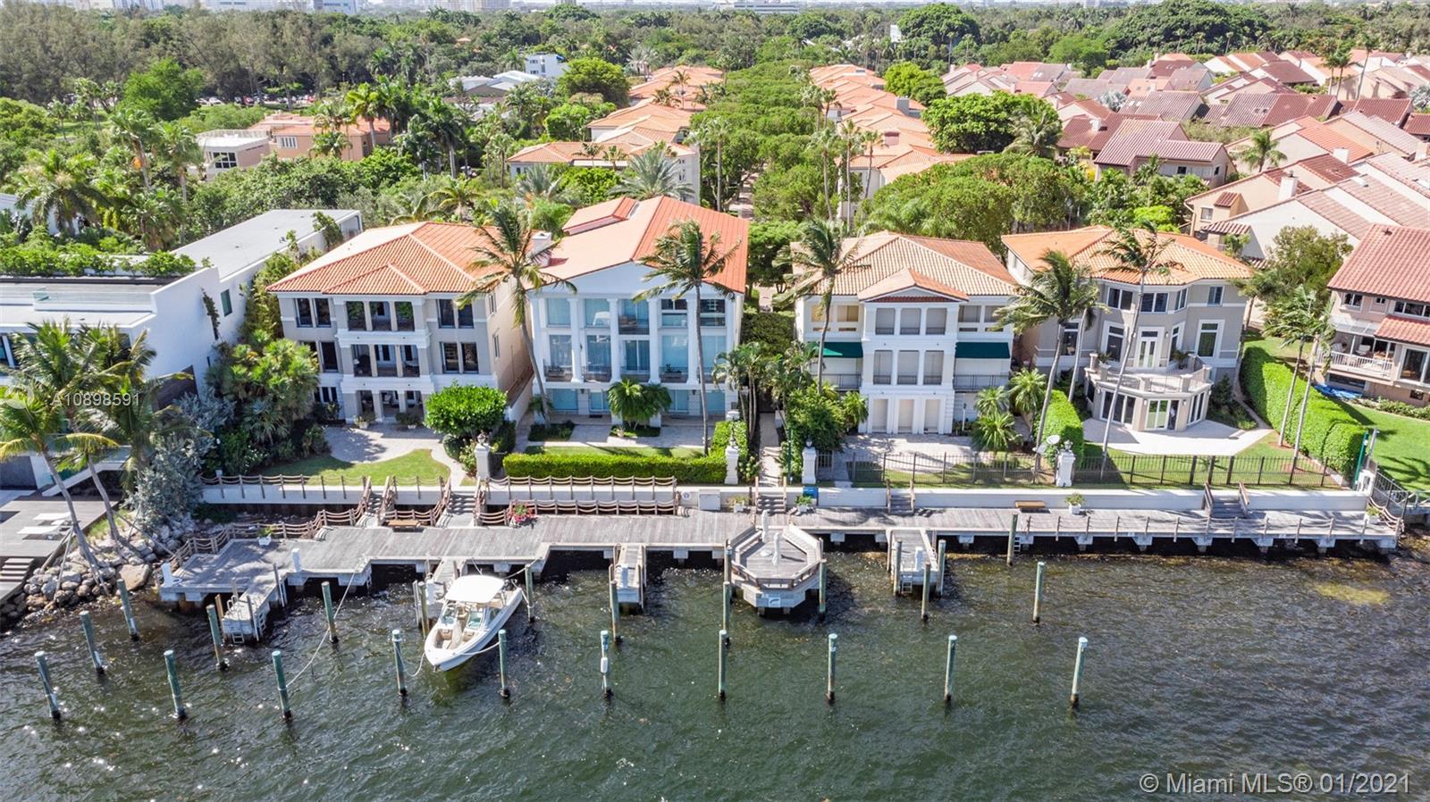 3521 Bayshore Villas Dr Coconut Grove, FL 33133