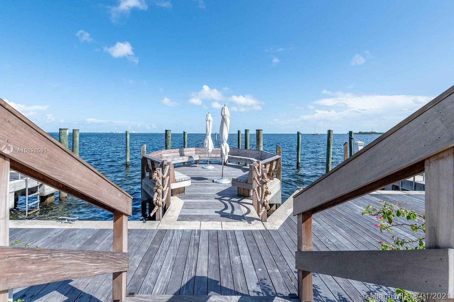 3521 Bayshore Villas Dr Coconut Grove, FL 33133