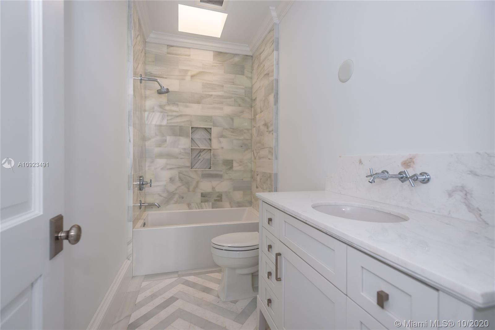 2517 Anderson Rd #5 Coral Gables, FL 33134