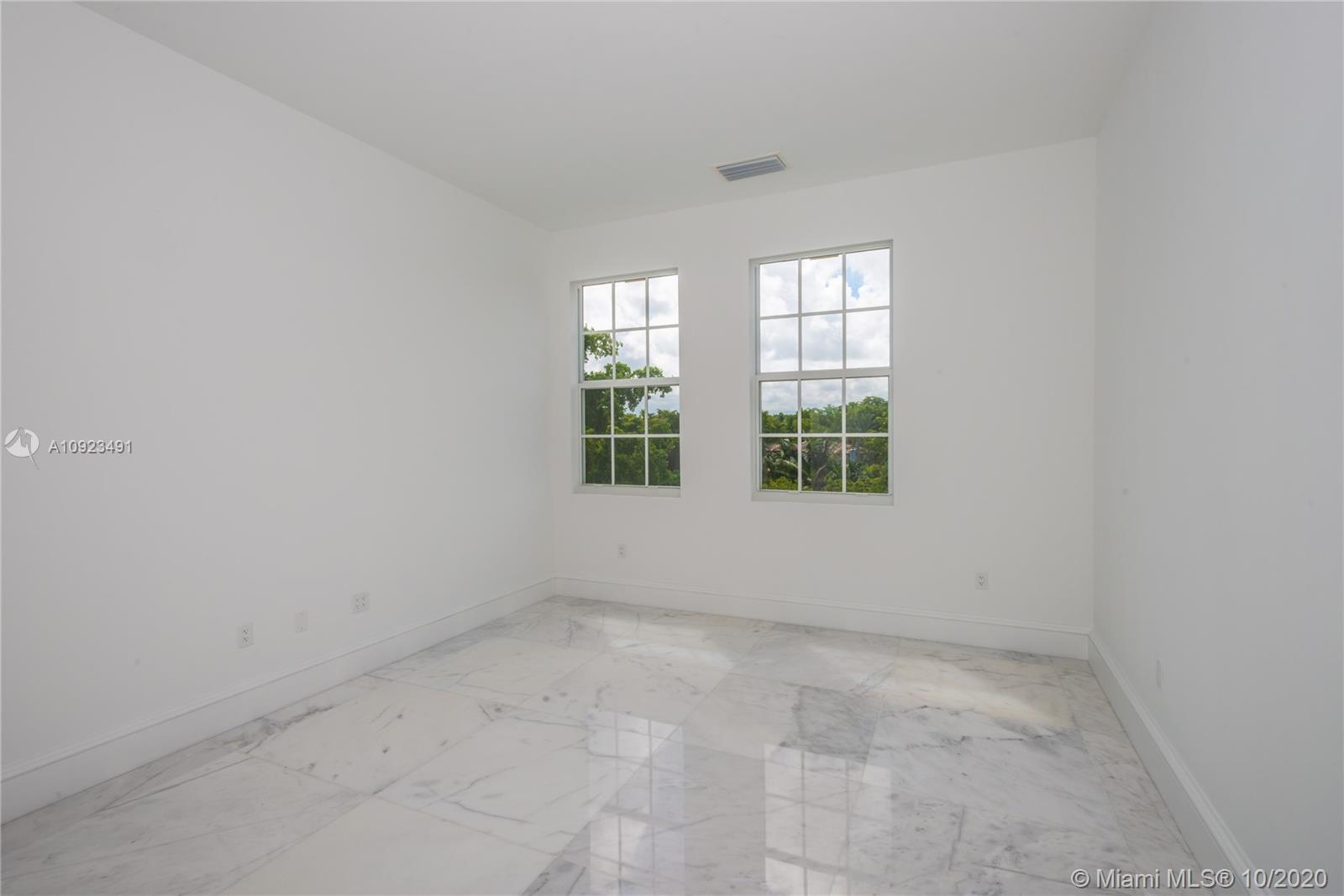 2517 Anderson Rd #5 Coral Gables, FL 33134
