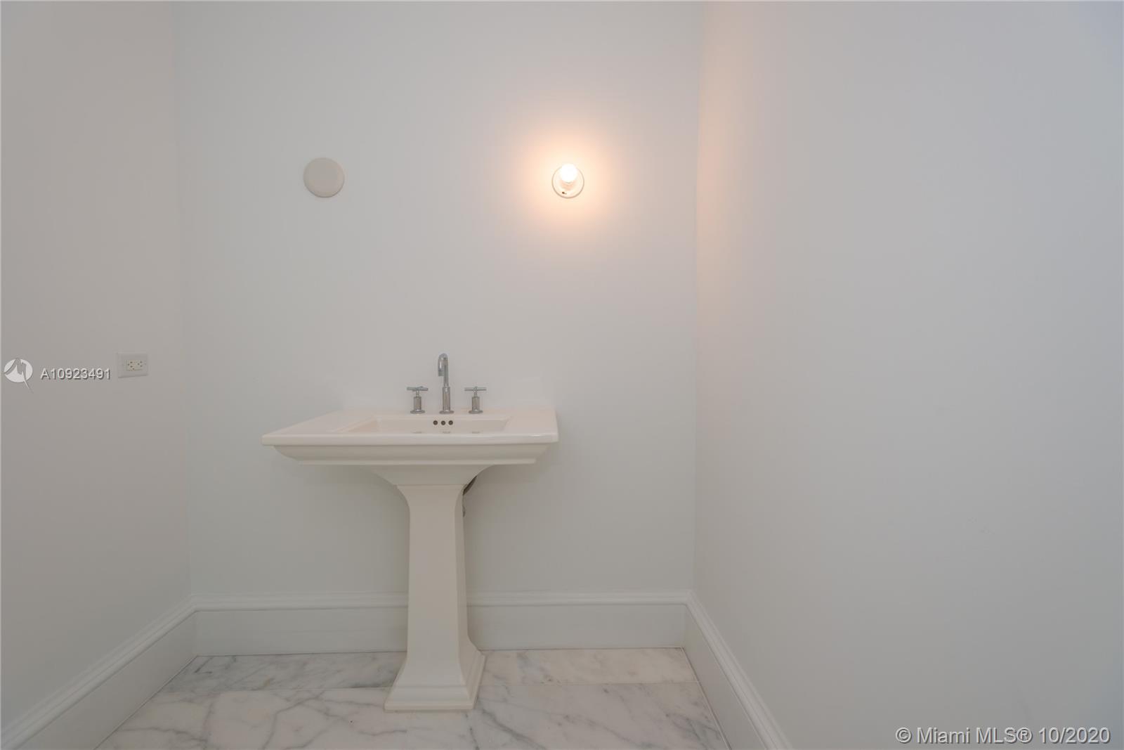 2517 Anderson Rd #5 Coral Gables, FL 33134