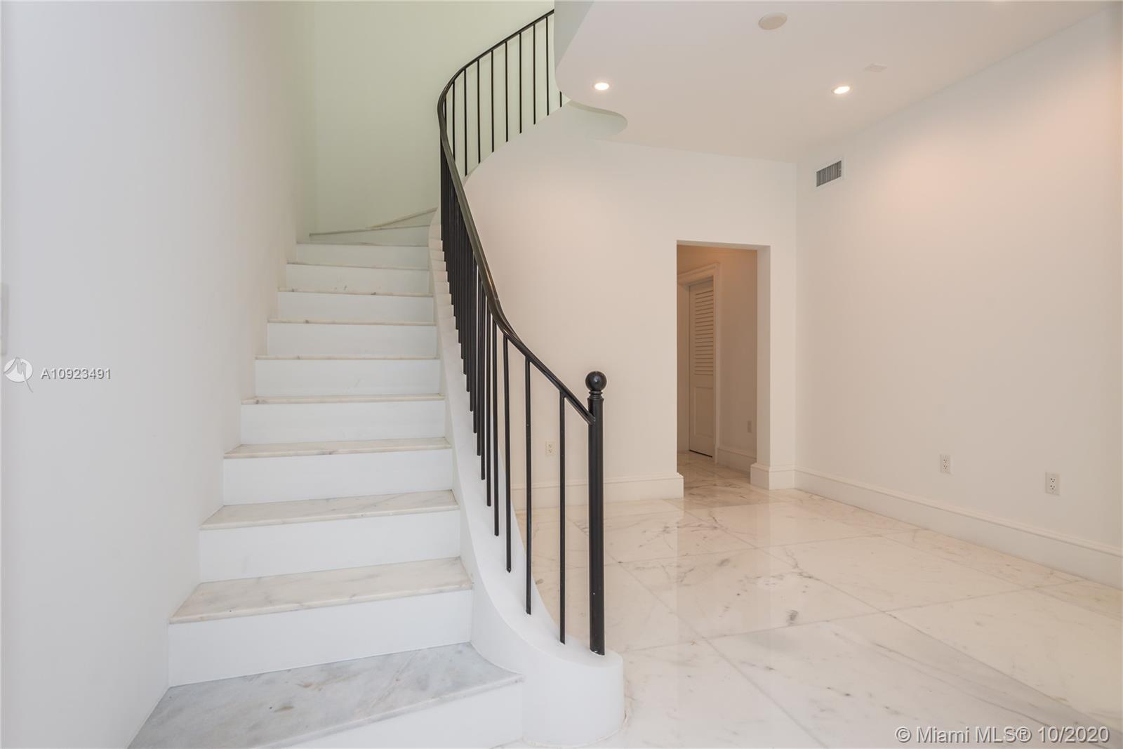 2517 Anderson Rd #5 Coral Gables, FL 33134