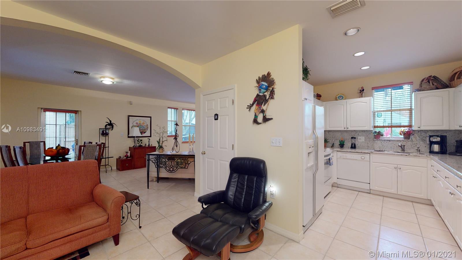 2925 Jackson Ave #3 Coconut Grove, FL 33133