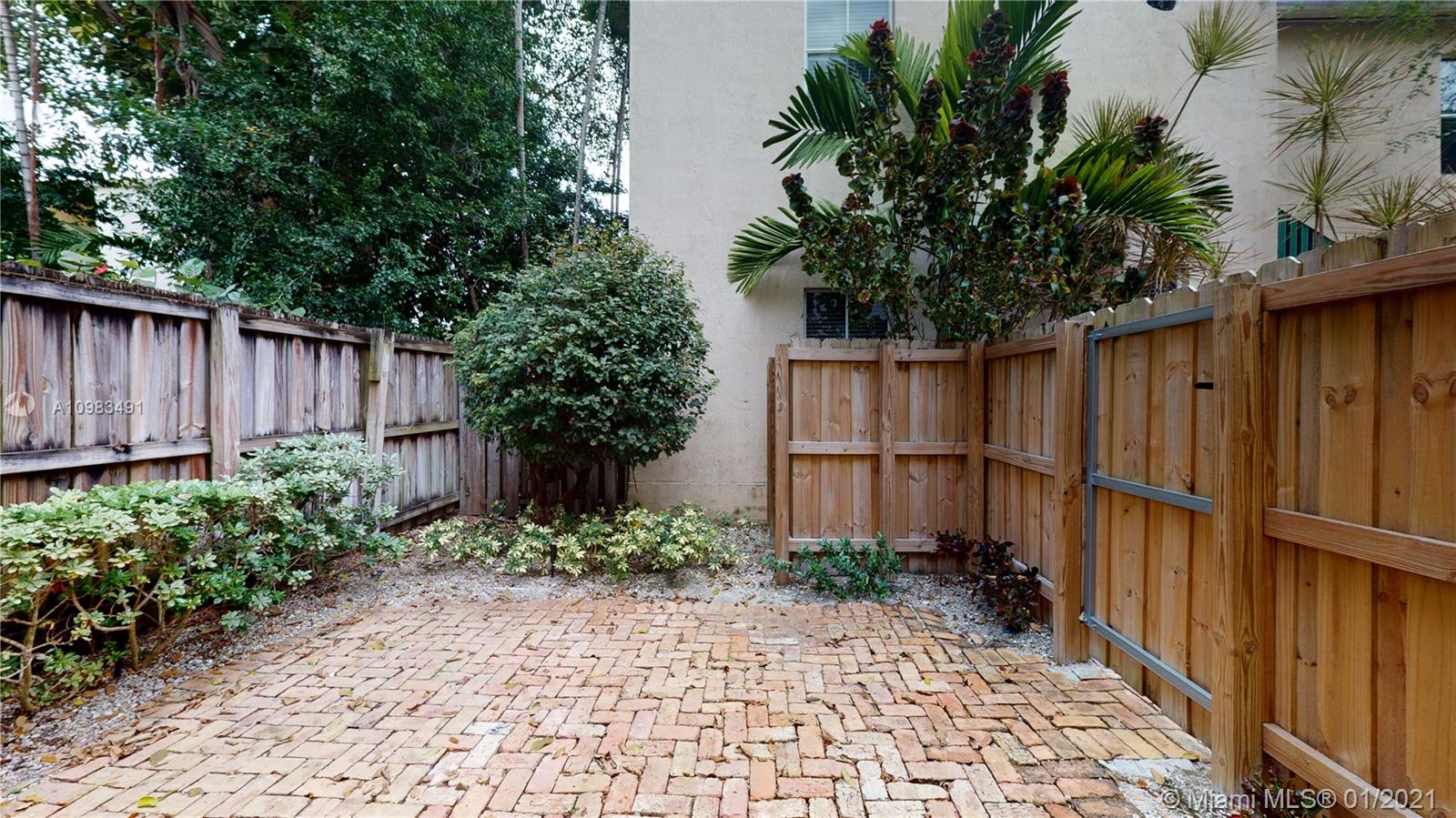 2925 Jackson Ave #3 Coconut Grove, FL 33133