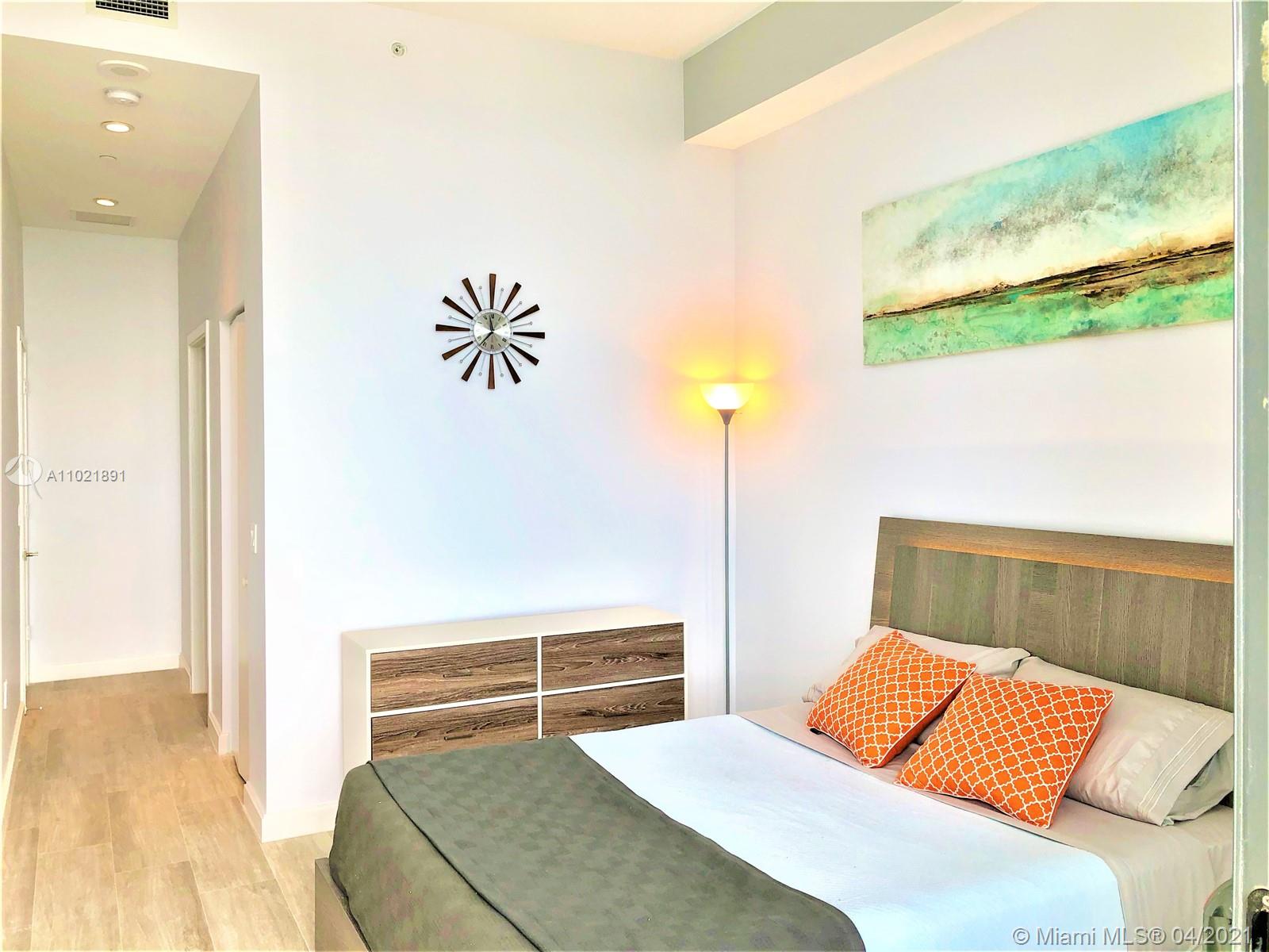 45 SW 9th Street #LPH 4609 Miami, FL 33130