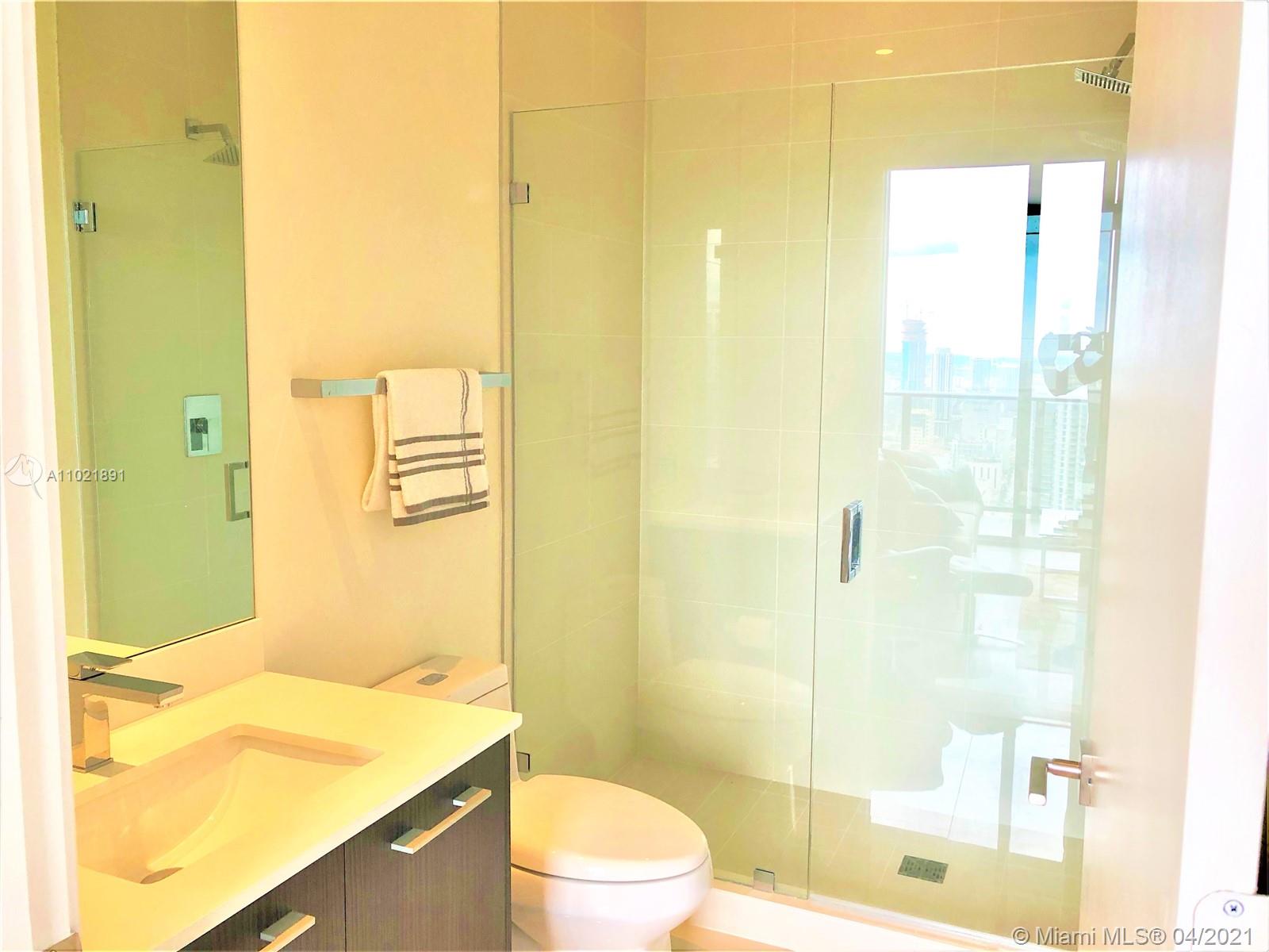 45 SW 9th Street #LPH 4609 Miami, FL 33130