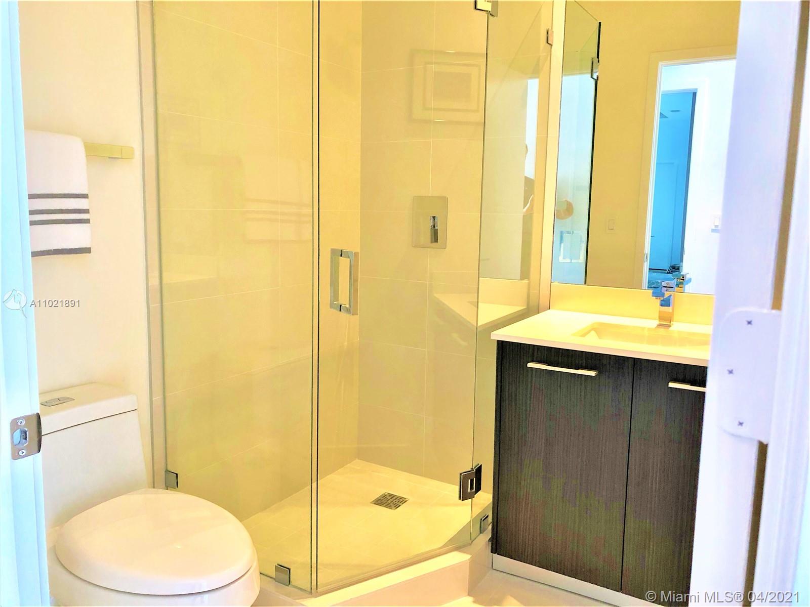 45 SW 9th Street #LPH 4609 Miami, FL 33130