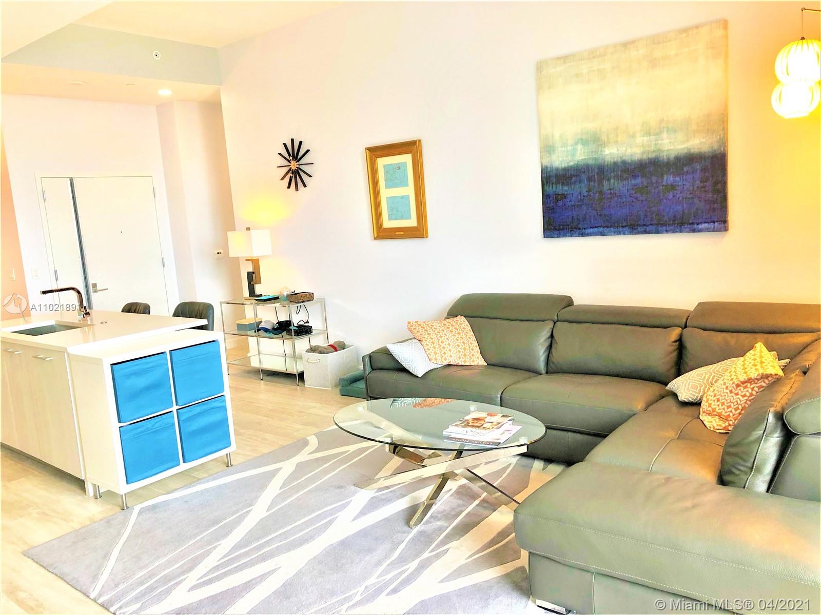 45 SW 9th Street #LPH 4609 Miami, FL 33130