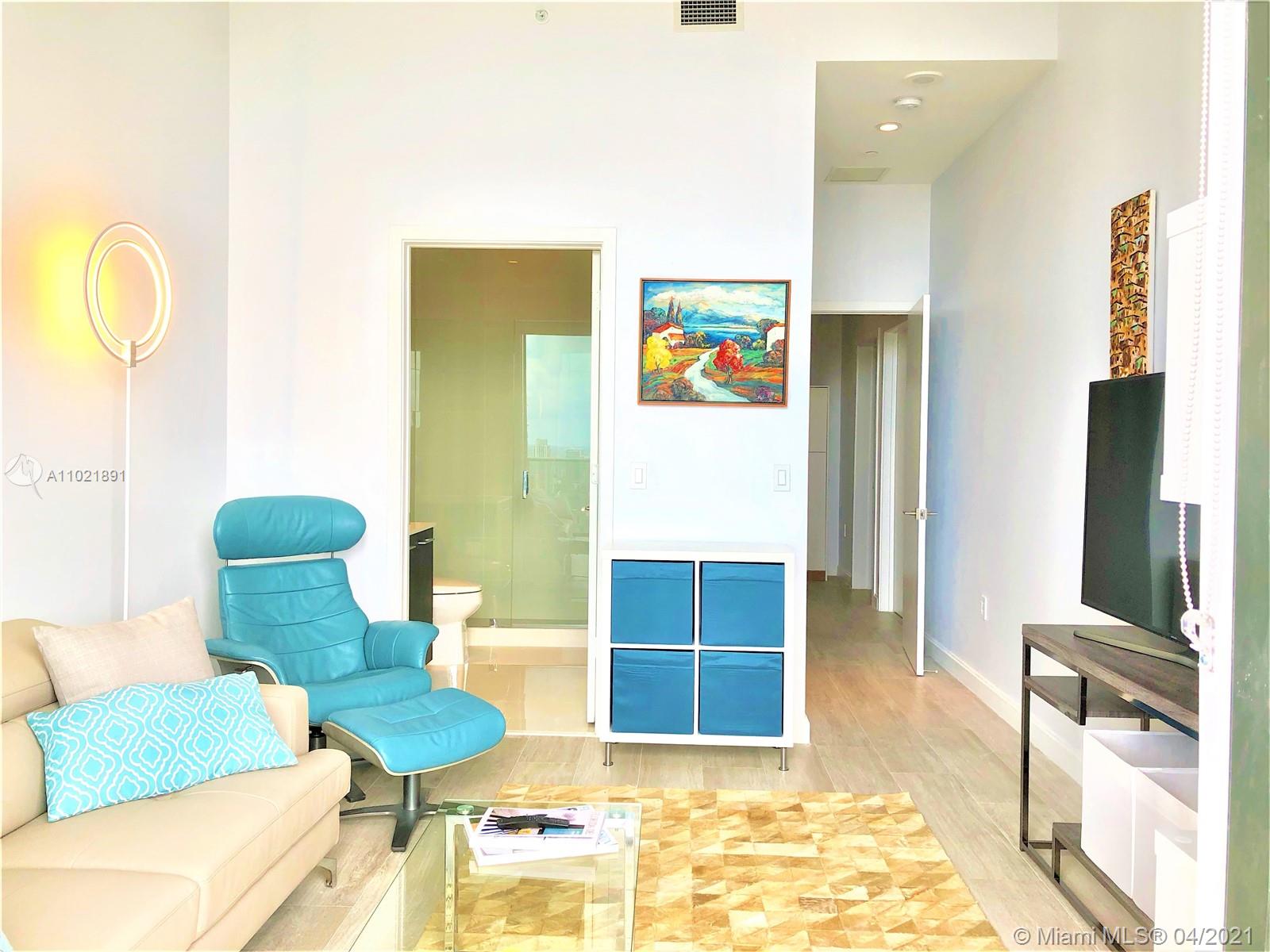 45 SW 9th Street #LPH 4609 Miami, FL 33130