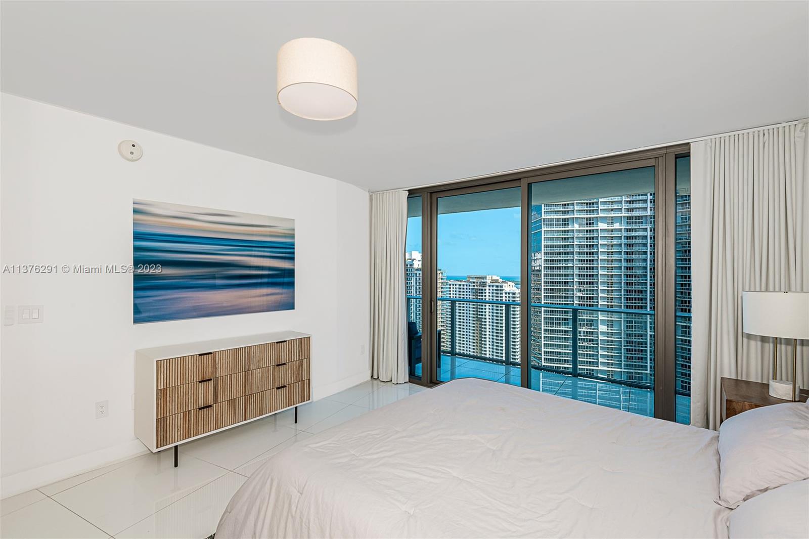 image Epic Residences12