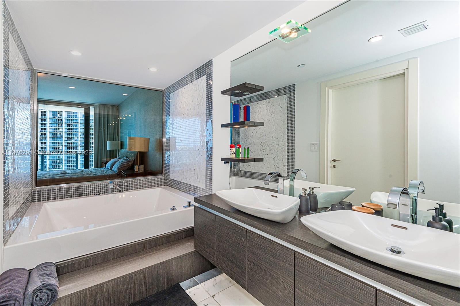 image Epic Residences13
